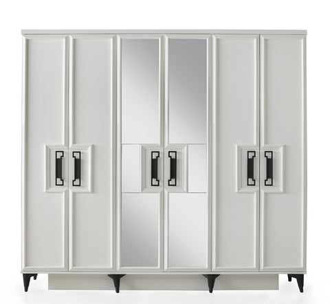 Гардероб Чар